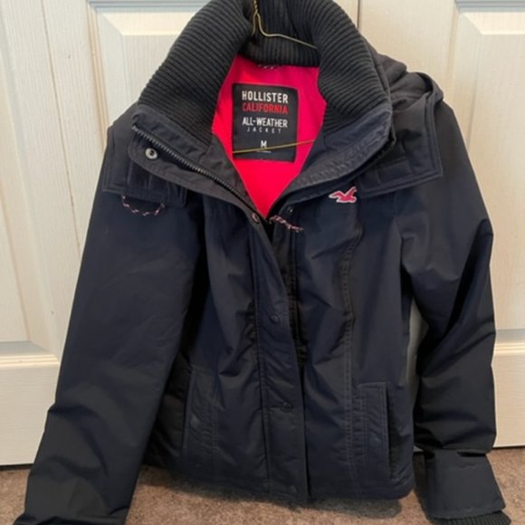 Hollister All Weather Jacket - Size Medium -but fits very snuggly-more like Smal - Picture 5 of 5